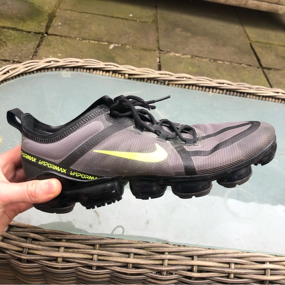 Nike Vapormax Plus Neon Trainers 2018 - Picture 2 of 4